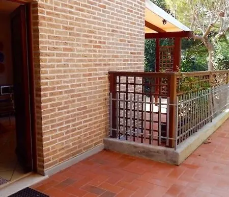 S135 Meraviglioso Quadrilocale Con Giardino 아파트 *