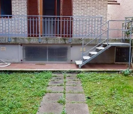 아파트 S135 Meraviglioso Quadrilocale Con Giardino